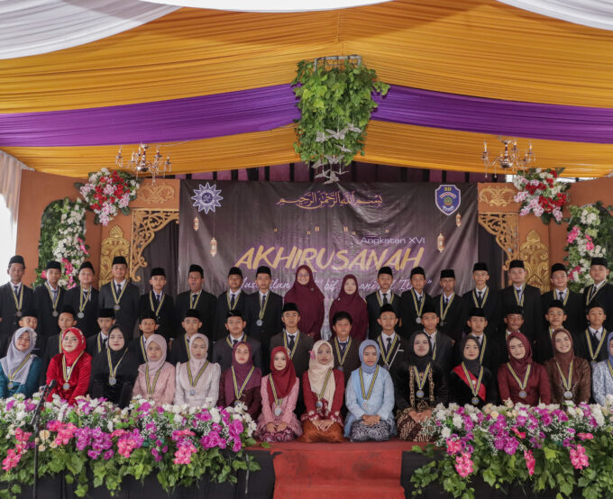HARU BERBALUT BANGGA DI AKHIRUSSANAH KELAS VI SD MUHAMMADIYAH BOJA